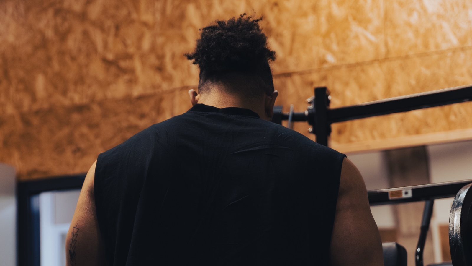 Between sets, head down