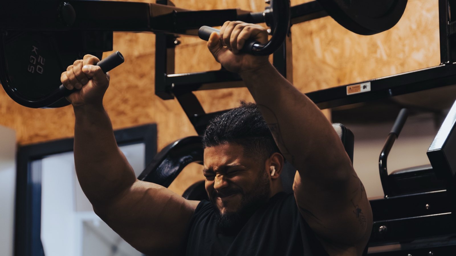 Mid set on a shoulder press